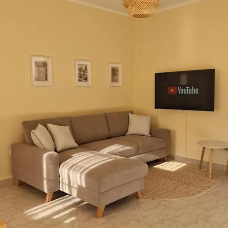 Efi Loutses Apartment *