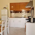 Efi Loutses Apartament *