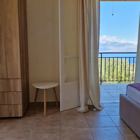 Efi Loutses Αναπαυτήρια
