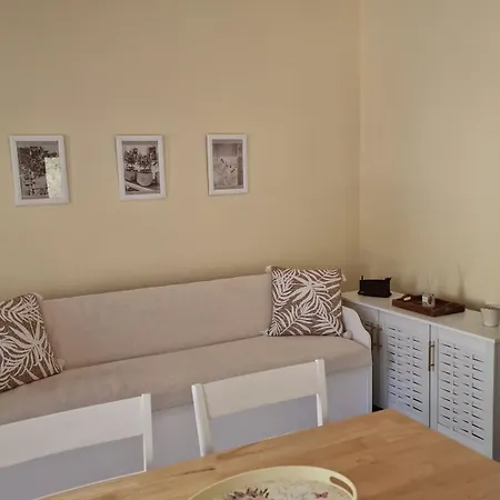 Apartment Efi Loutses *