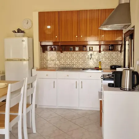 Efi Loutses Lägenhet *