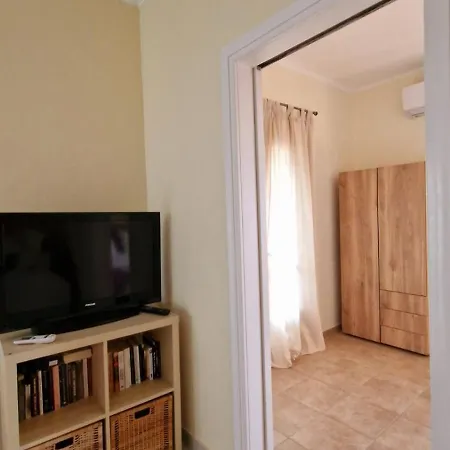 Efi Loutses Apartmán *