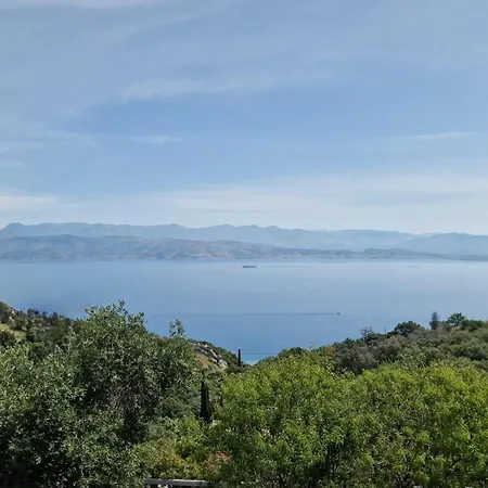 Efi Loutses 公寓 *