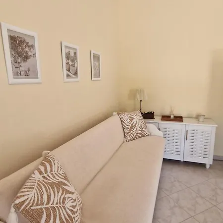 Efi Loutses Apartmán